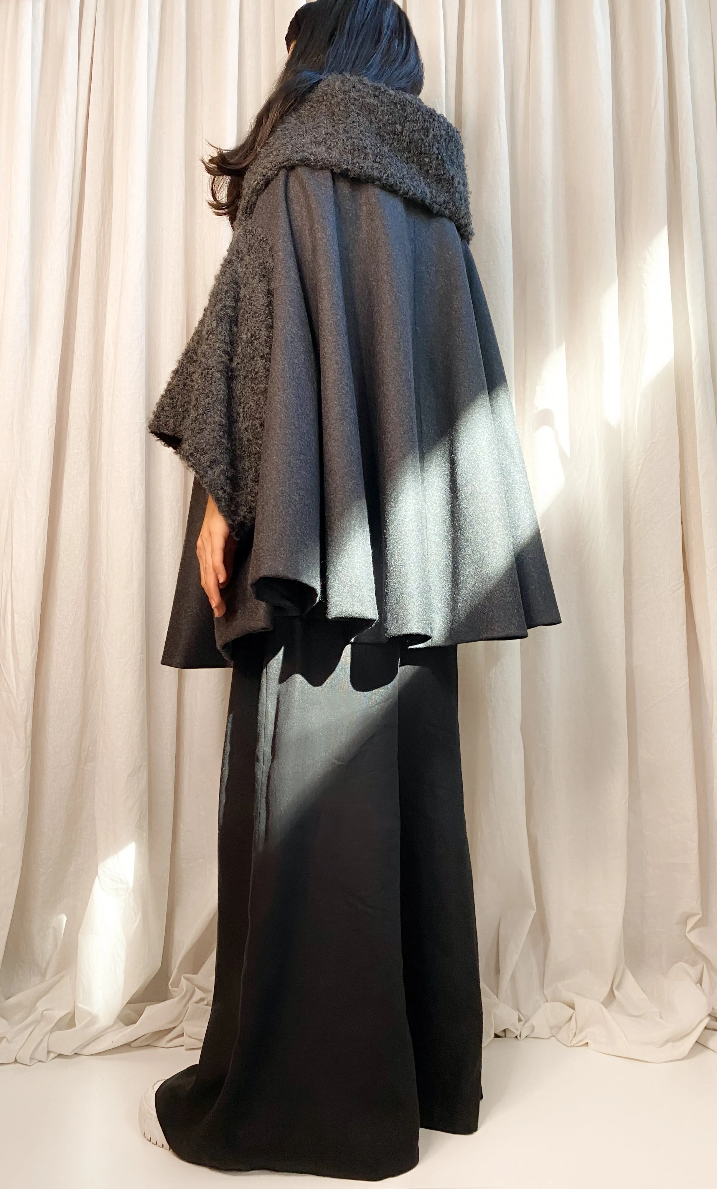 • PRE-LOVED • CRYOSPHERE COAT [ Grey, Charcoal, Wool Blend, Cape ]