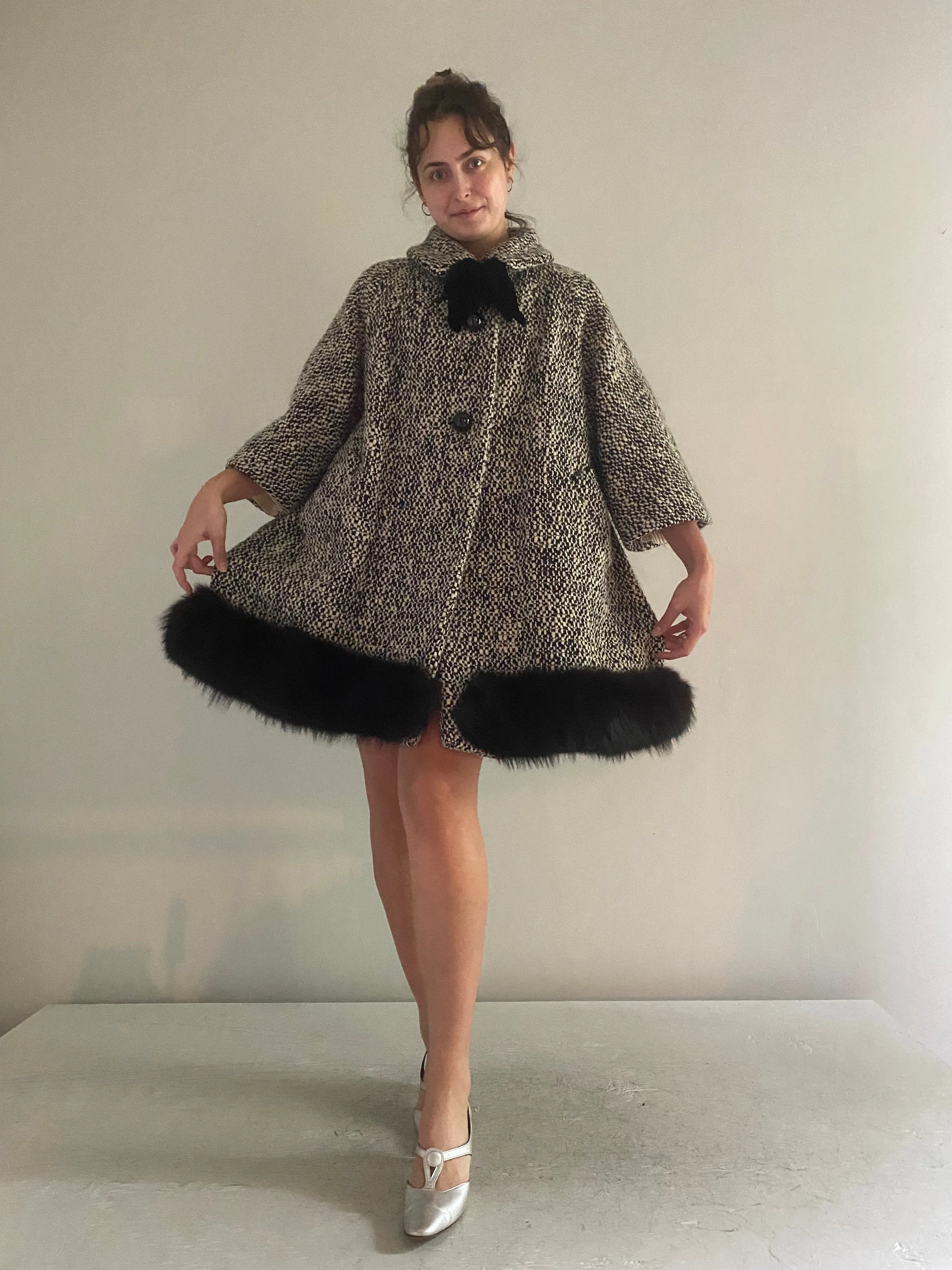 Adorable 1960's Lilli Ann Trapeze Style Tweed Coat With Velvet Bow / Medium