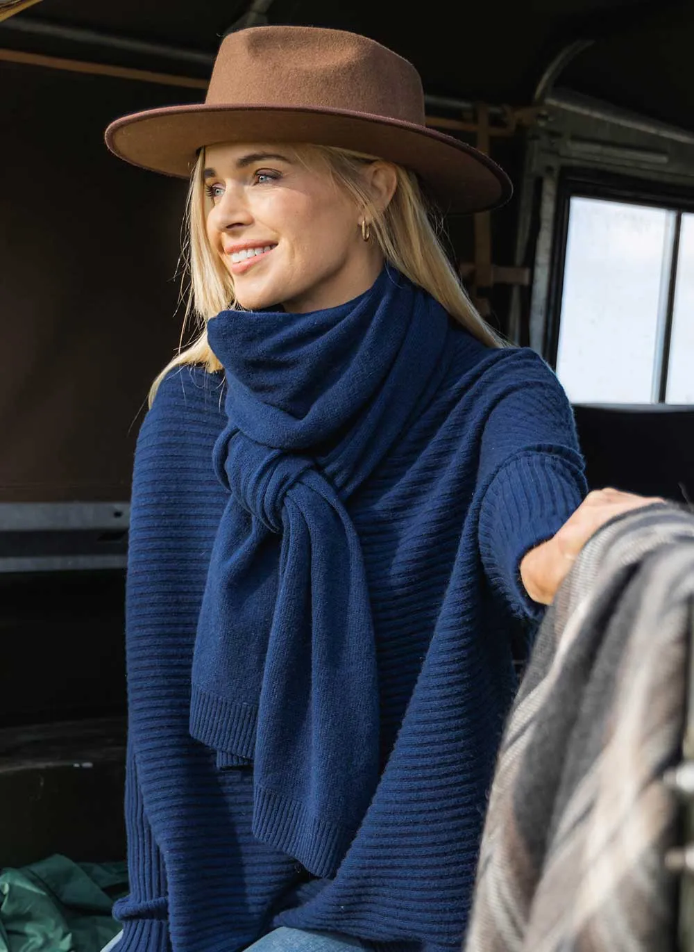 Classic Cashmere Scarf - Navy