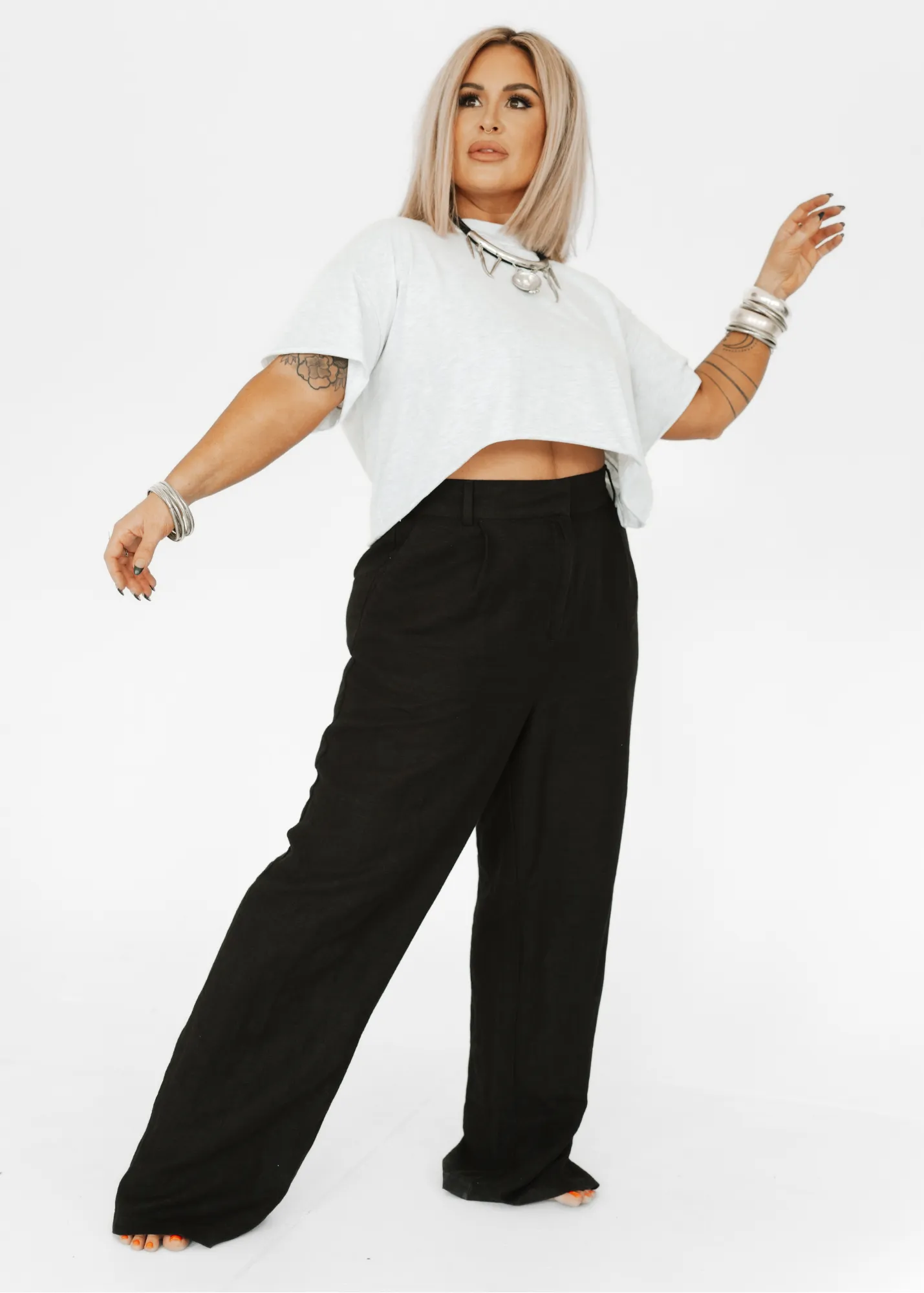 CROPPED PEBBY BASICS ASH GRAY TEE