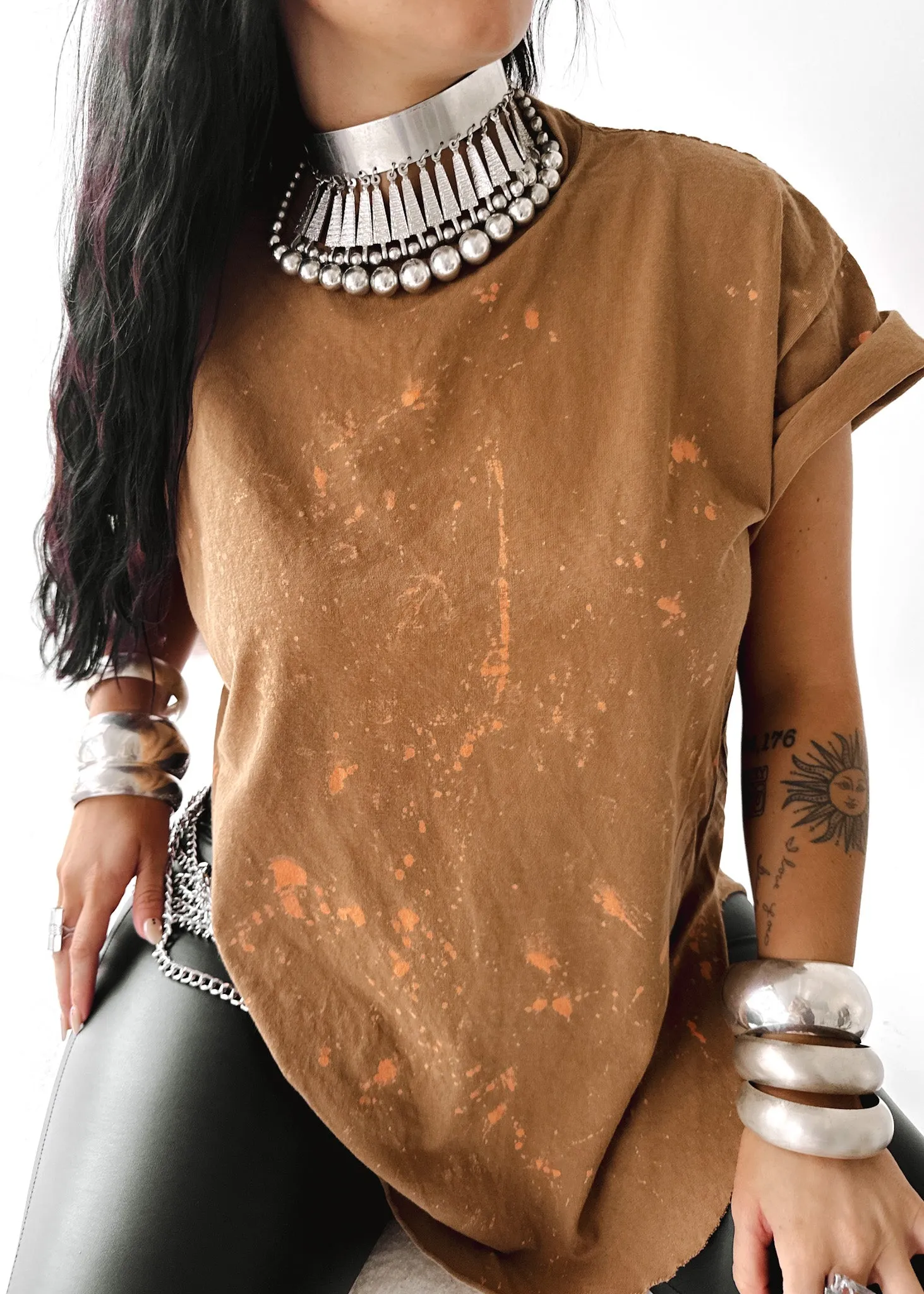 FINAL SALE: PEBBY BASICS BLEACHED OUT BOURBON SIDE SLIT TEE