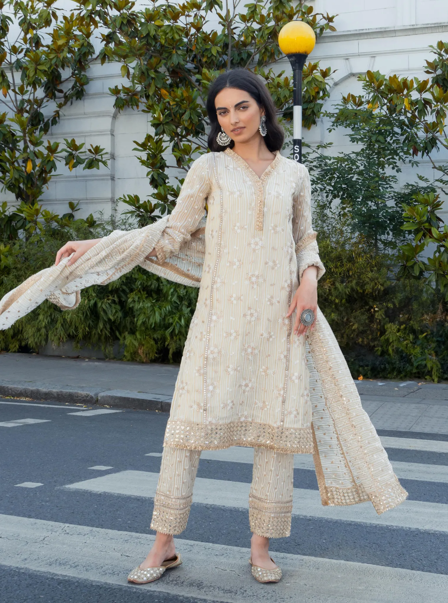 Mulmul Banarsi Carey Off White Kurta With Carey Off White Pant