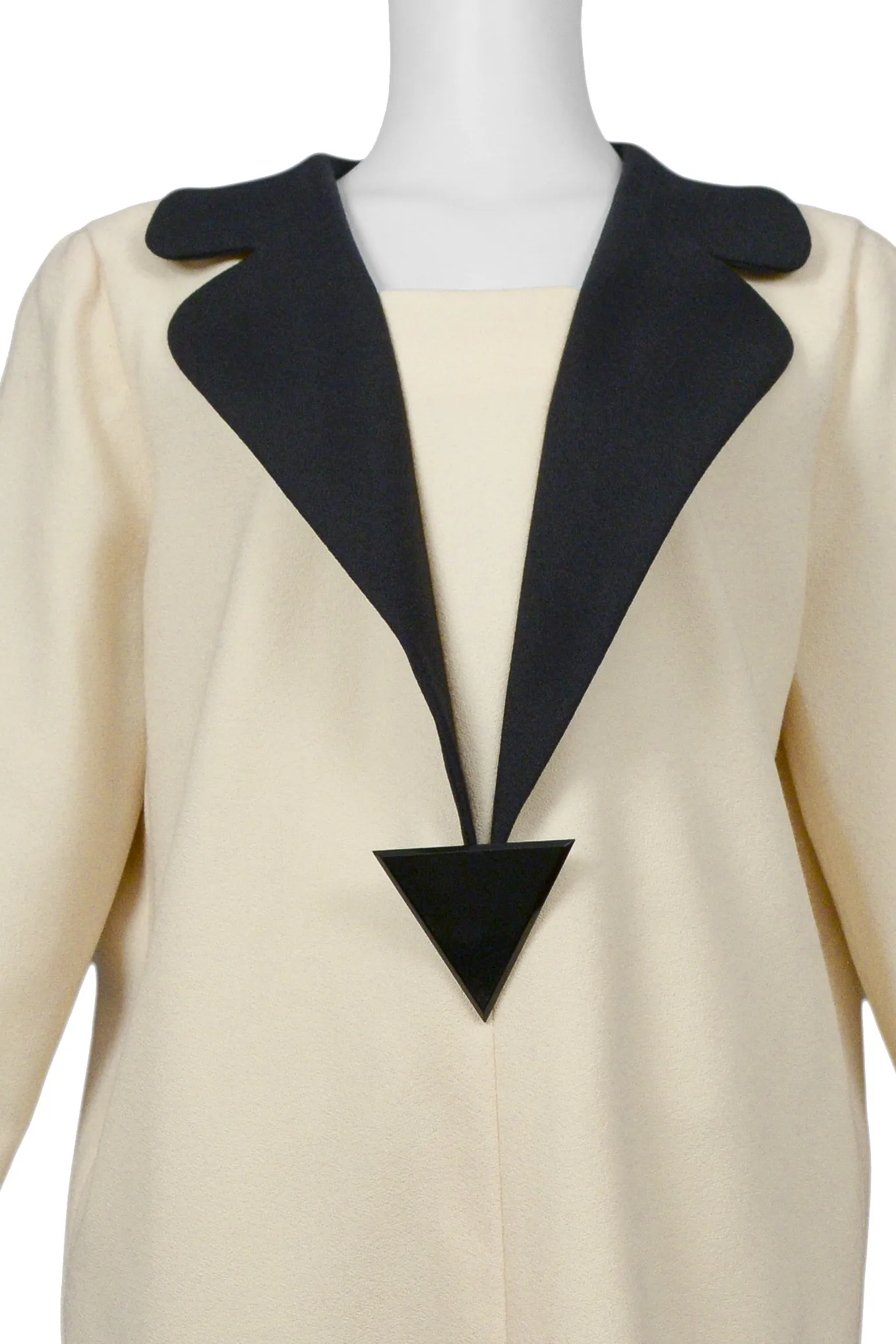 PIERRE CARDIN IVORY & BLACK TRIANGLE BROOCH DRESS