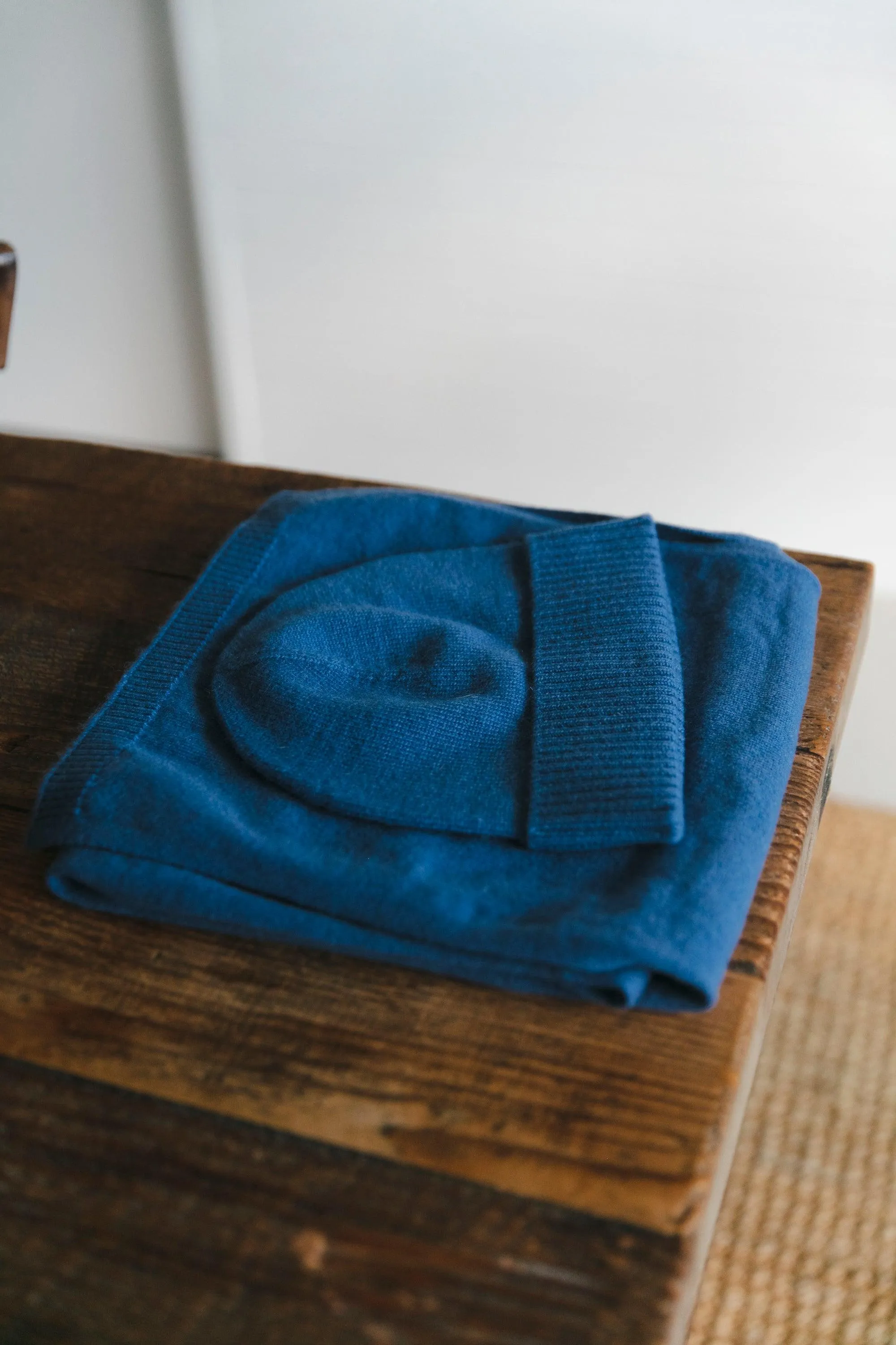 Saga Cashmere Beanie - Indigo